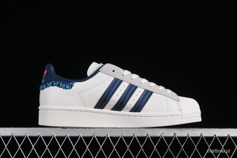 Adidas Originals Superstar Casual Sneakers with Shell Toe Design - ID1139