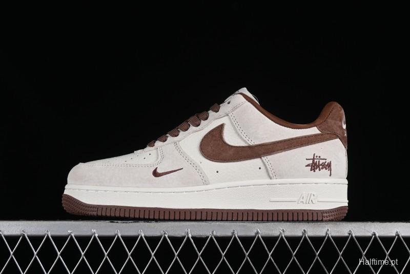 Nike Air Force 1'07 Low  Casual Sneakers